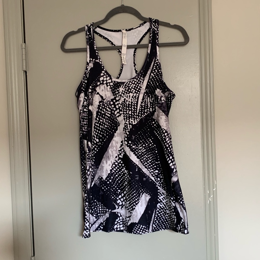 Lulu racer back tank! Size 10.